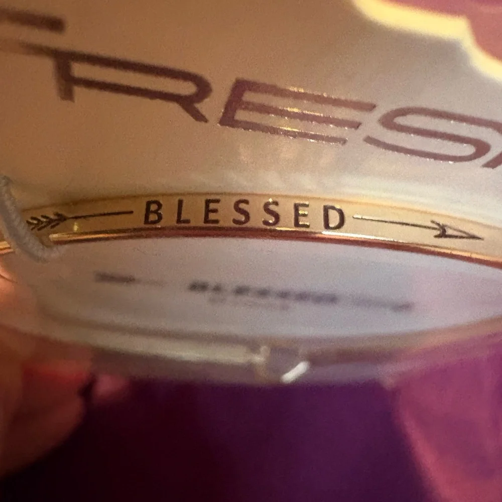 Blessed bracelet Bangle in gold